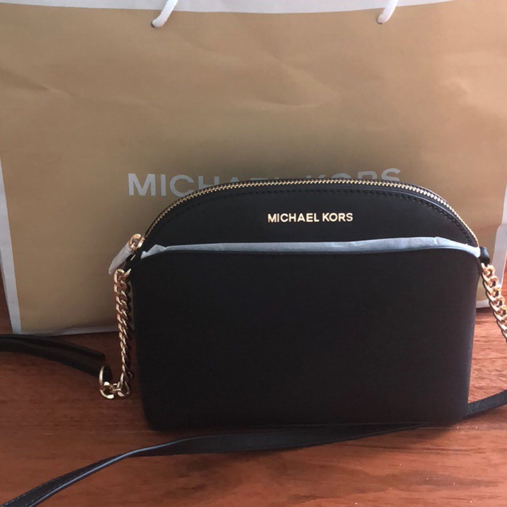 BRAND NEW Michael Kors crossbody (black)